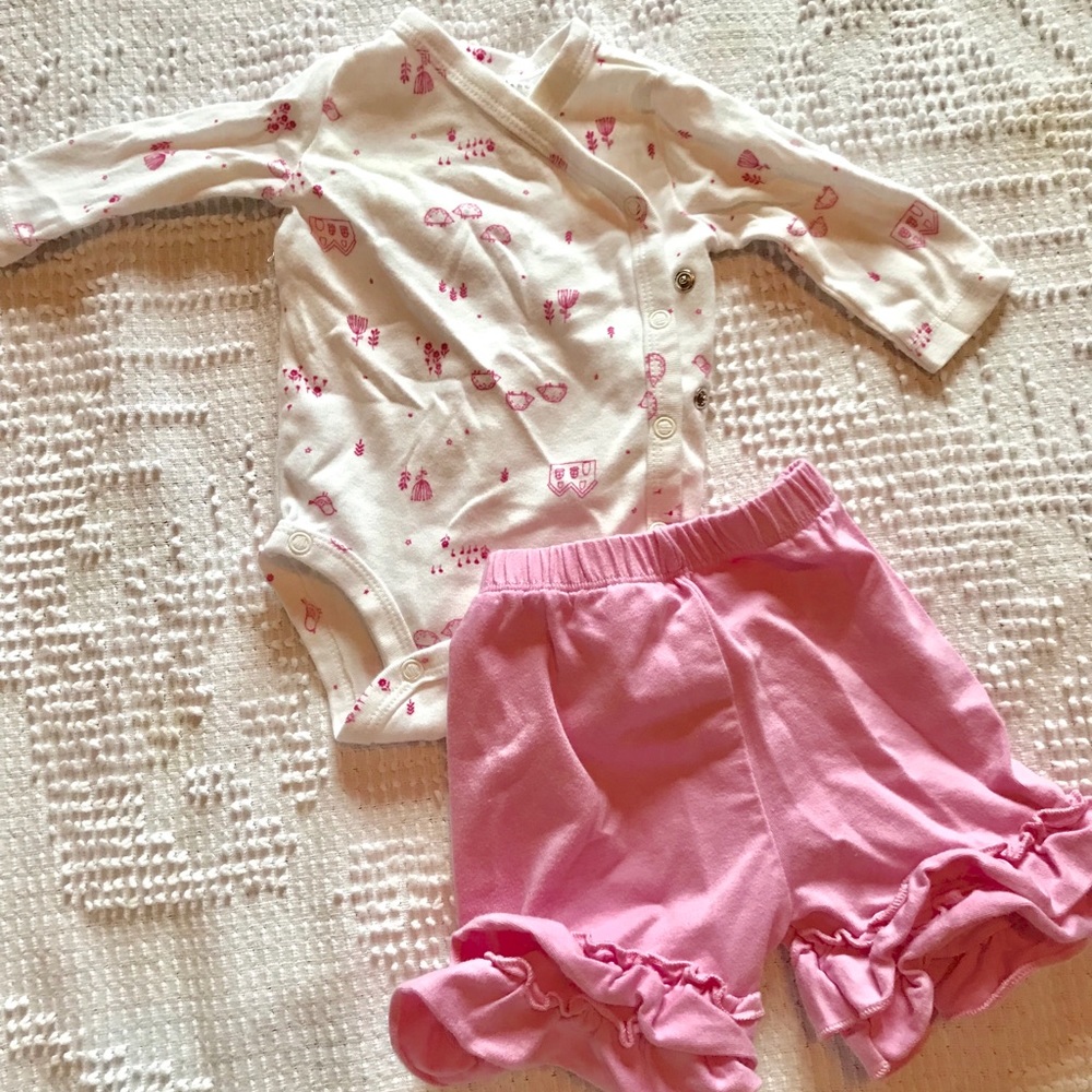 Organic kimono & ruffled leg shorts.